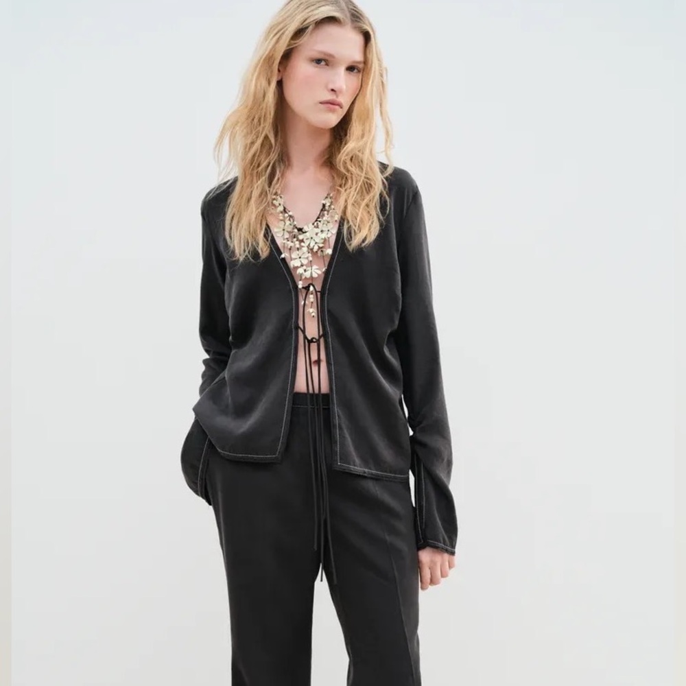 Zara TIED TOPSTITCHING BLOUSE